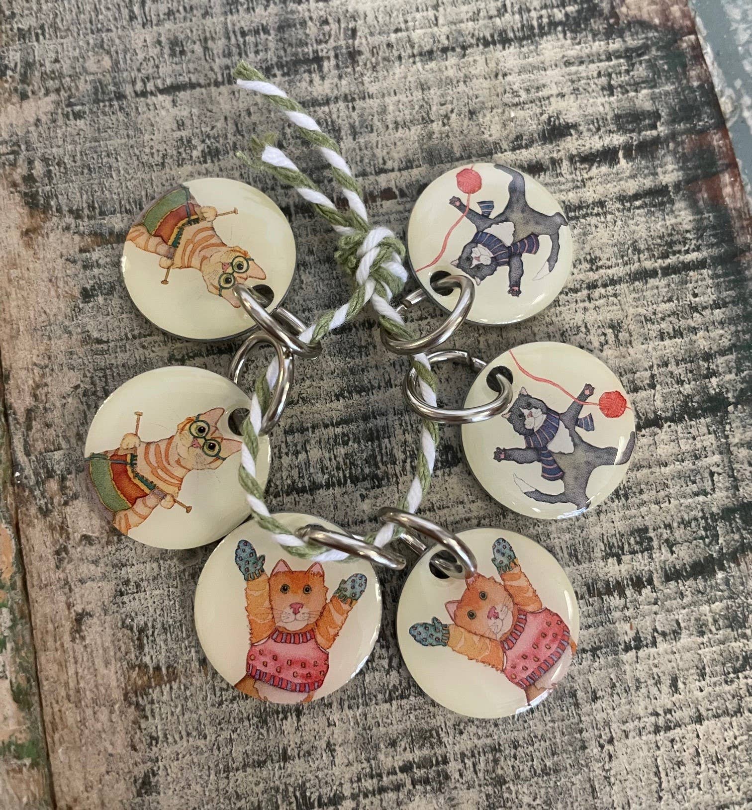 Kittens In Mittens Stitch Markers In A Pocket Tin