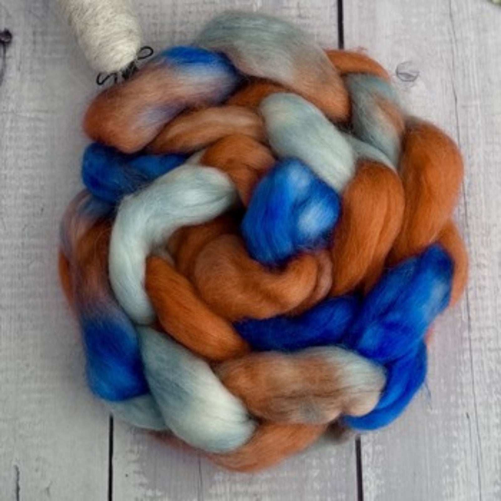 The Lucky Ewe Combed Top - Border Leicester Beach 