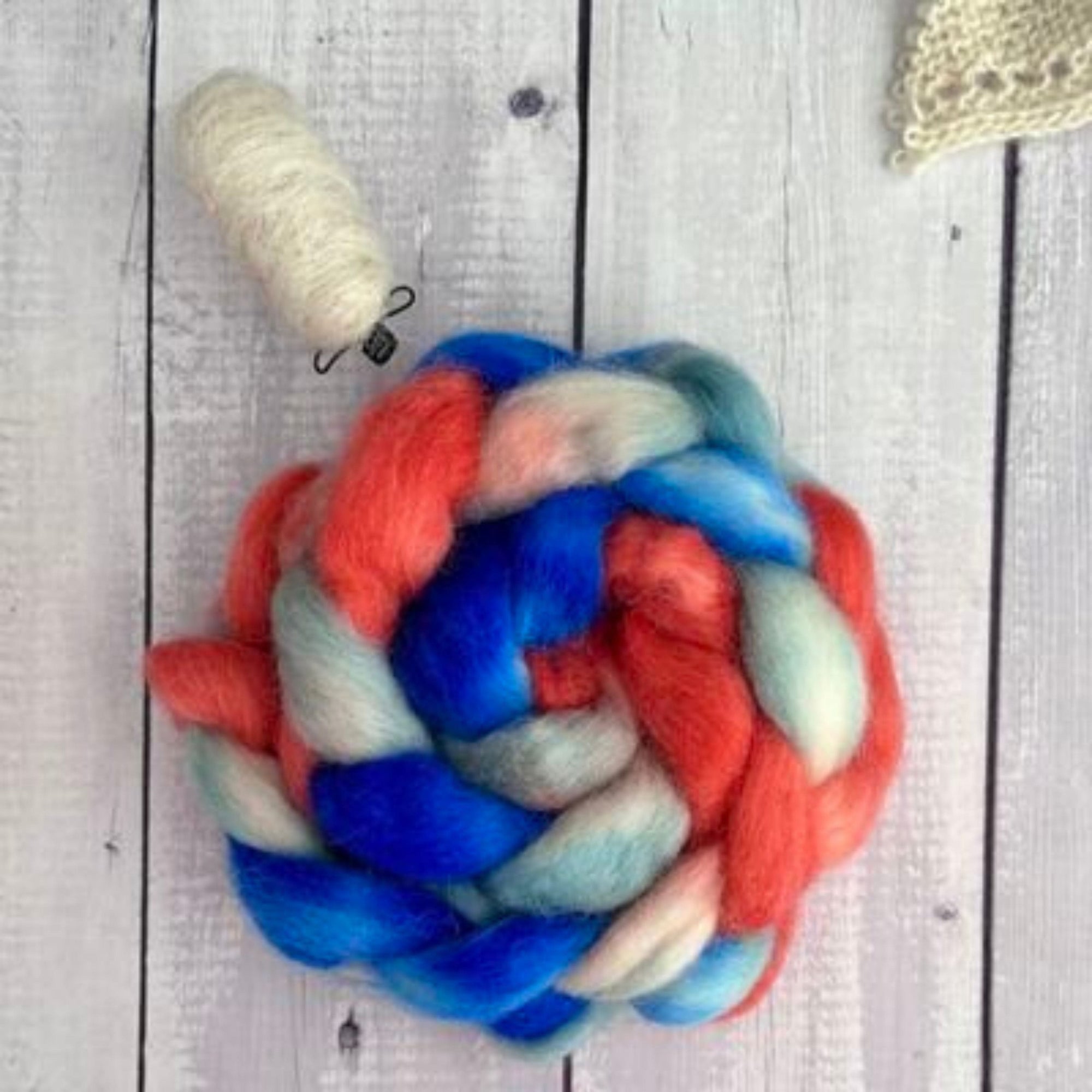 The Lucky Ewe Combed Top - Finn/EL X Copper/Teals 